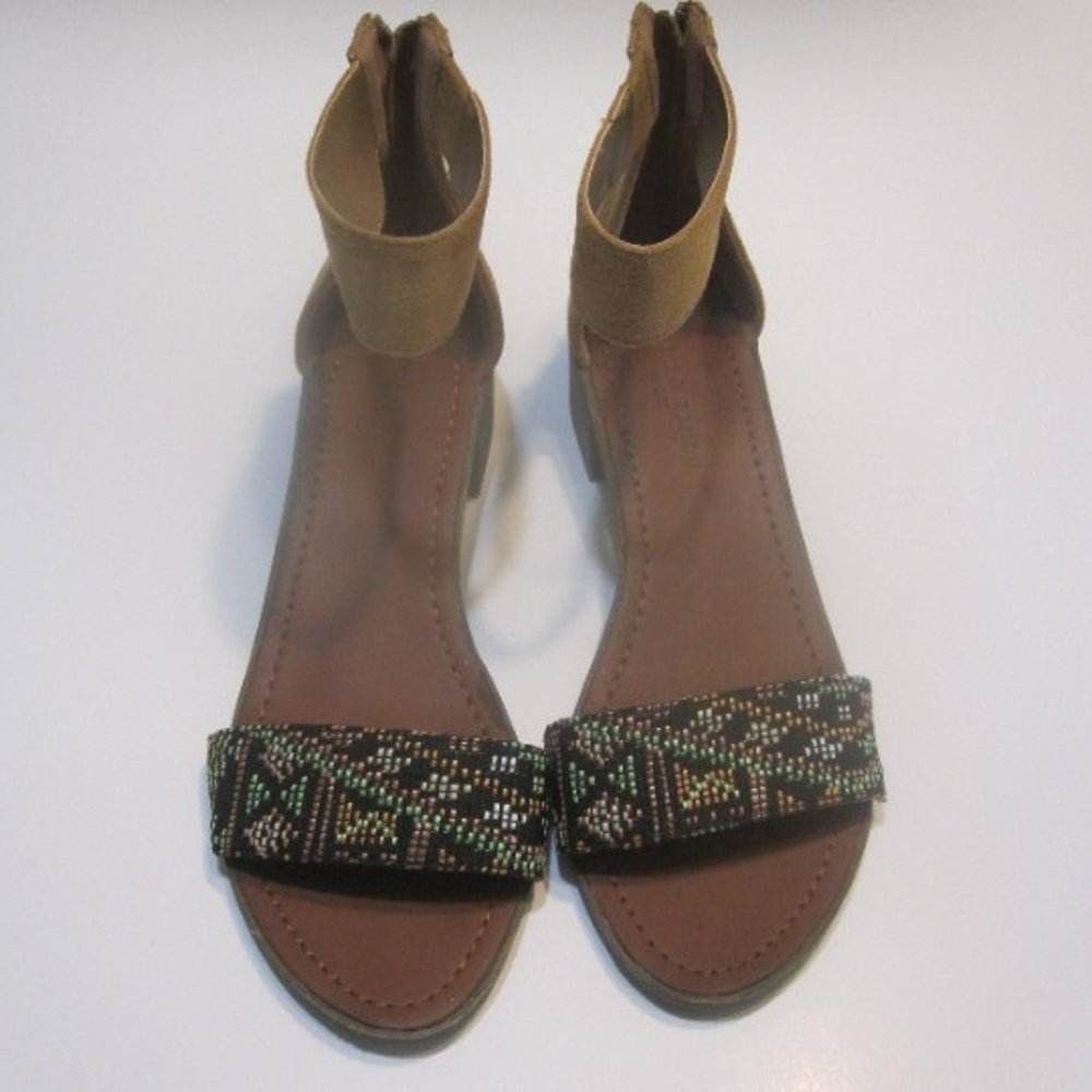 Rock & Candy by Zigi Women's Light Brown Ankle Strap Sandals Size 9.